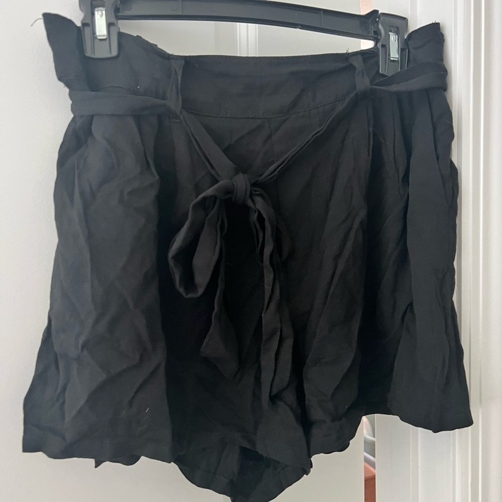 OLD NAVY Black Paperbag Pull-on Shorts, Size Medium